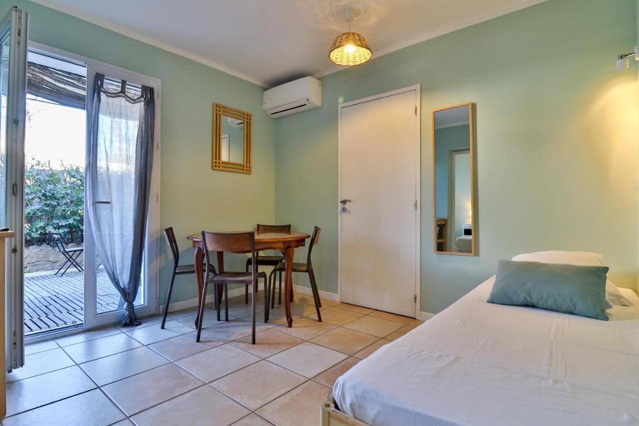 Hotel La Bastide Hyeres Exterior photo