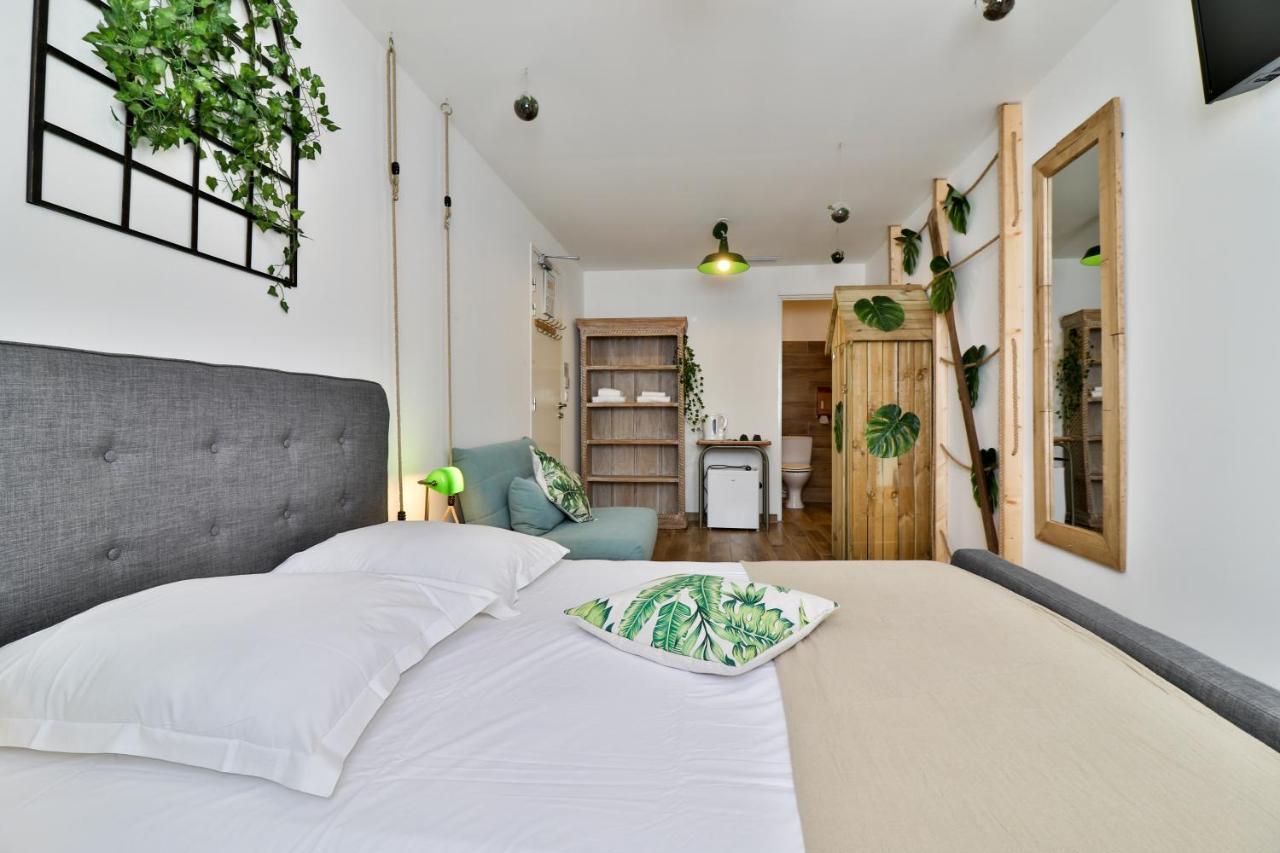 Hotel La Bastide Hyeres Exterior photo